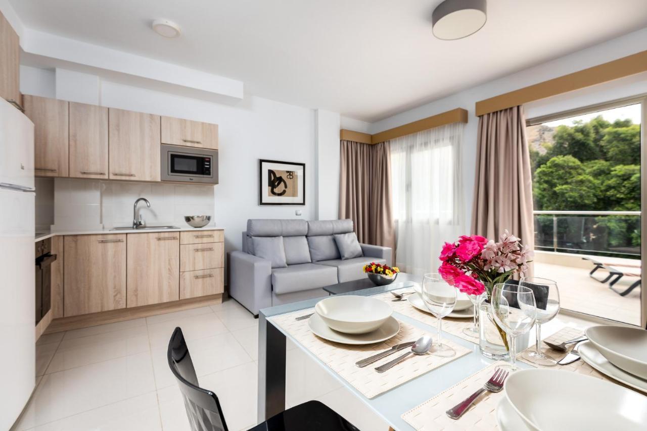Apartamentos Las Palmeras Пуерто-де-Моган Екстер'єр фото