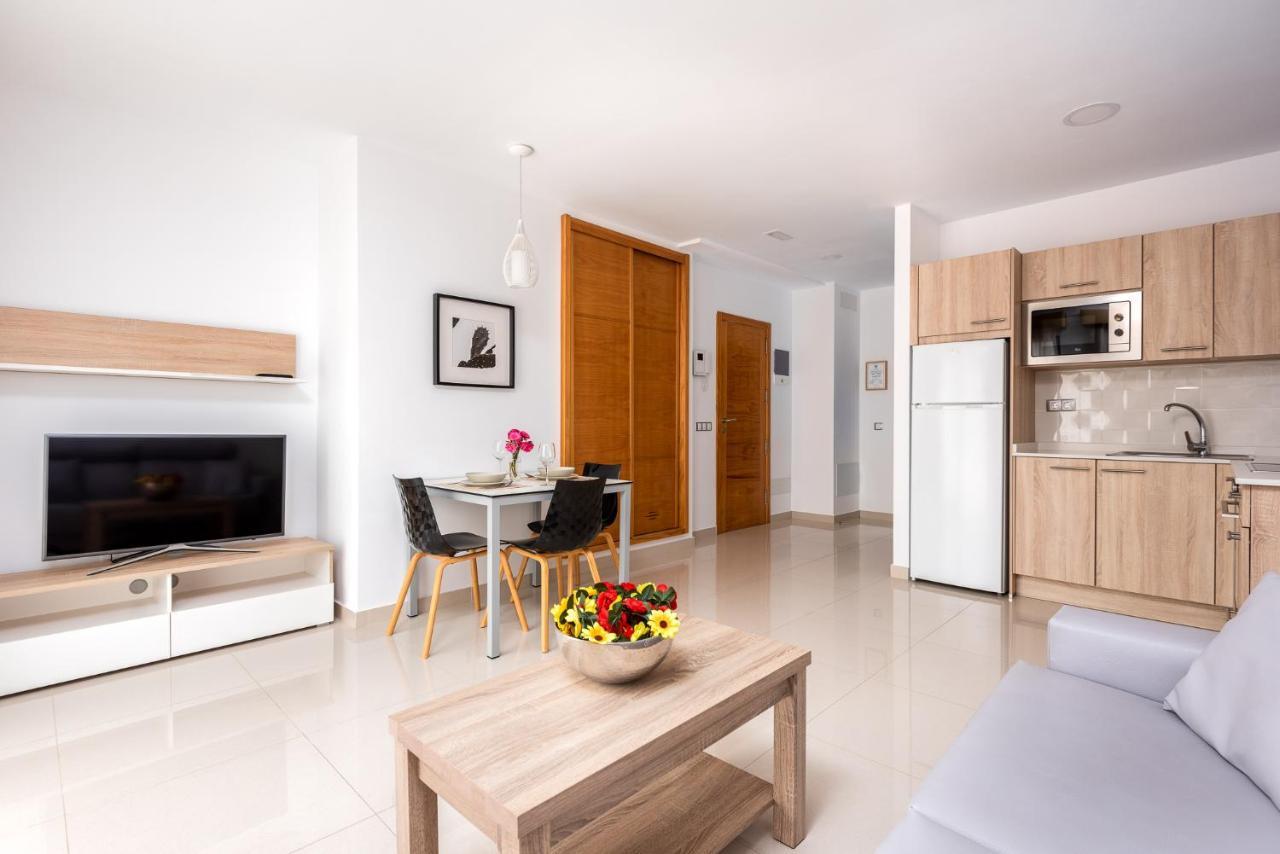 Apartamentos Las Palmeras Пуерто-де-Моган Екстер'єр фото
